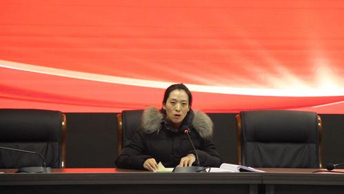 1.校团委副书记李晓培主持团课 1.校团委副书记李晓培主持团课