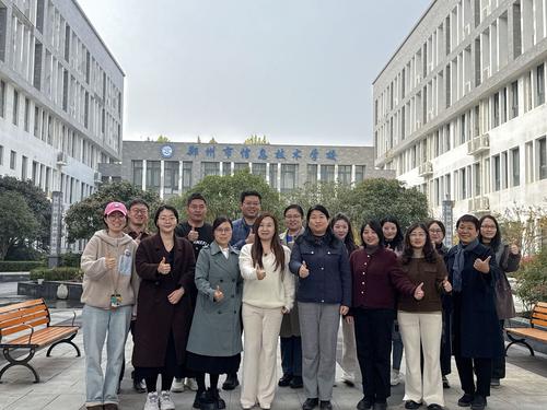 5双方教师合影留念 5双方教师合影留念